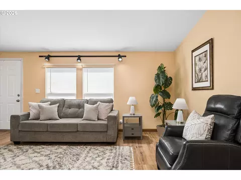 Living - 2416 Maia Loop, Springfield, OR 97477 photo 3 of 7