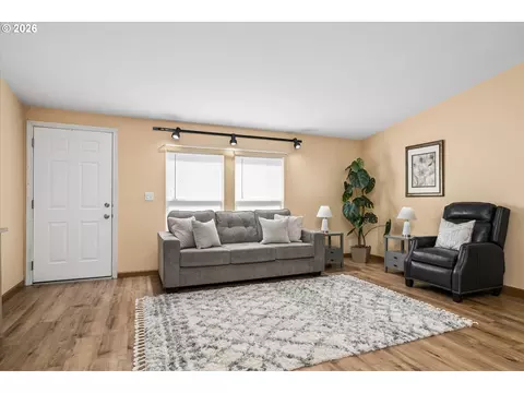 Living - 2416 Maia Loop, Springfield, OR 97477 photo 2 of 7