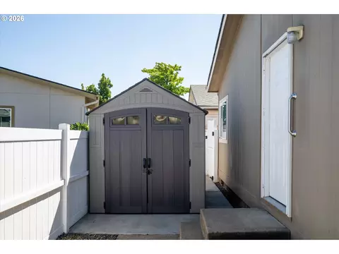 Exterior - 2416 Maia Loop, Springfield, OR 97477 photo 7 of 7