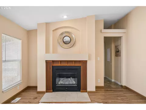 Living - 2416 Maia Loop, Springfield, OR 97477 photo 7 of 7