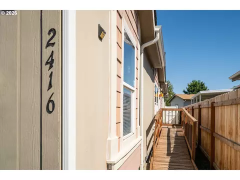 Exterior - 2416 Maia Loop, Springfield, OR 97477 photo 2 of 7