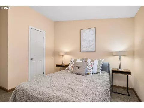 Bedroom - 2416 Maia Loop, Springfield, OR 97477 photo 6 of 8