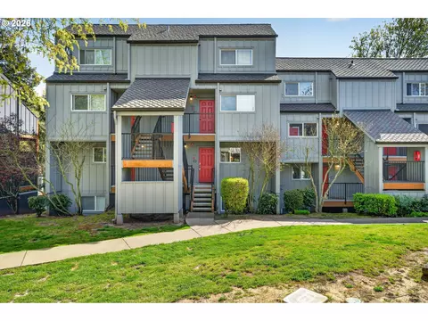 4 Touchstone #151, Lake Oswego, OR 97035