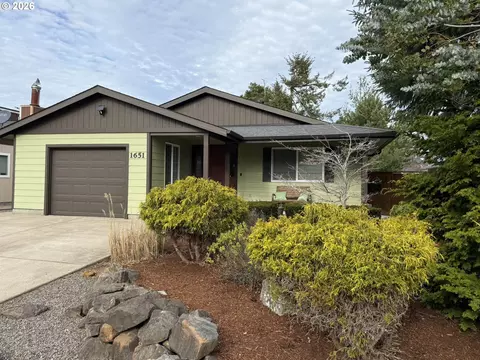 1651 29th St, Florence, OR 97439