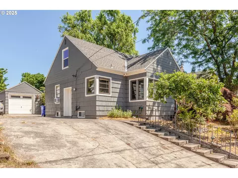 4305 SE Crystal Springs Blvd, Portland, OR 97206