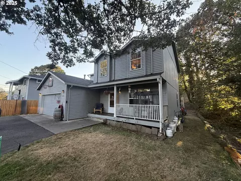 285 S 7th St, Saint Helens, OR 97051