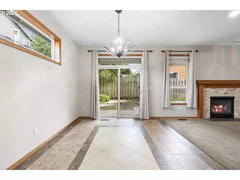 Dining - 1926 NW 18th St, Gresham, OR 97030 photo 2 of 2