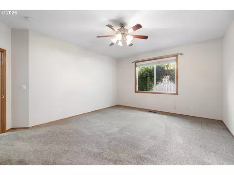Living - 1926 NW 18th St, Gresham, OR 97030 photo 5 of 5