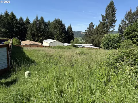 1015 Whipple Ct, Yoncalla, OR 97499