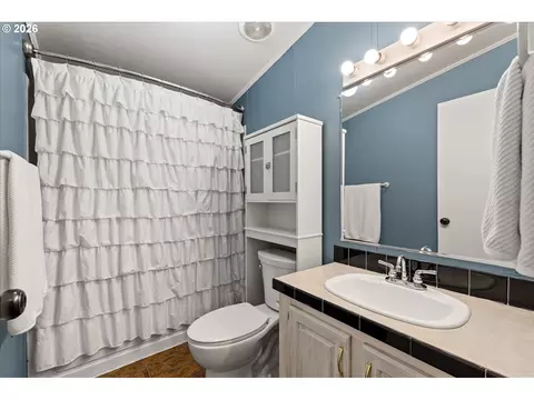 Bath - 1020 N Benson St, Union, OR 97883 photo 1 of 4