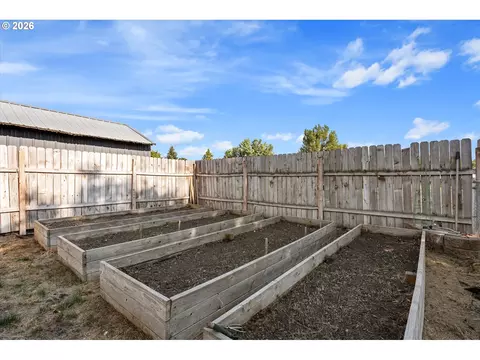 Exterior - 1020 N Benson St, Union, OR 97883 photo 7 of 9