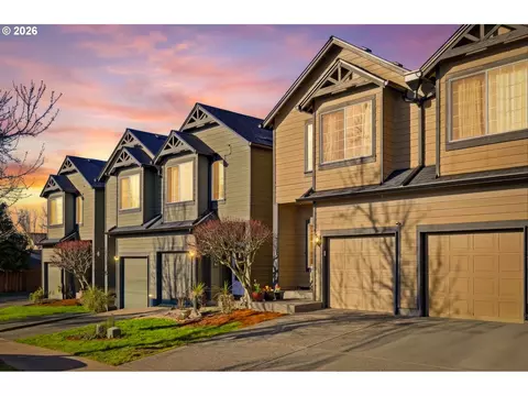 Exterior - 5827 SE 16th Loop, Gresham, OR 97080 photo 4 of 10