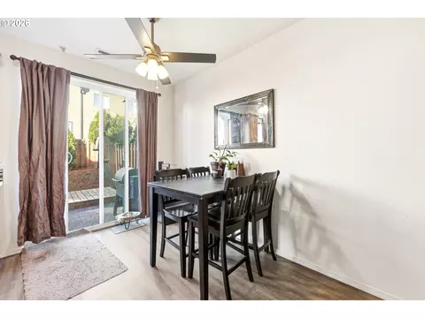 Dining - 5827 SE 16th Loop, Gresham, OR 97080 photo 1 of 1