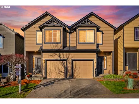 Exterior - 5827 SE 16th Loop, Gresham, OR 97080 photo 5 of 10