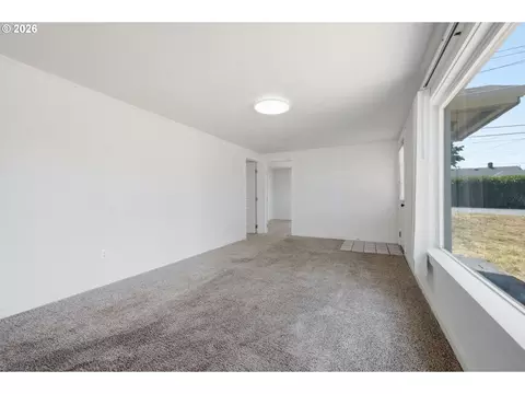 Living - 595 S 47th St, Springfield, OR 97478 photo 4 of 5