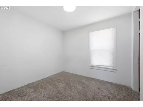 Bedroom - 595 S 47th St, Springfield, OR 97478 photo 6 of 6
