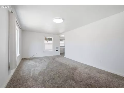 Living - 595 S 47th St, Springfield, OR 97478 photo 5 of 5