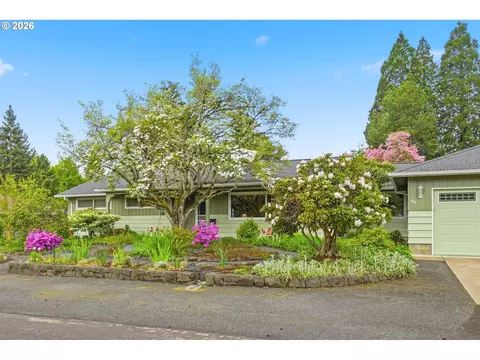 Exterior - 394 Cherry Dr, Eugene, OR 97401 photo 9 of 10