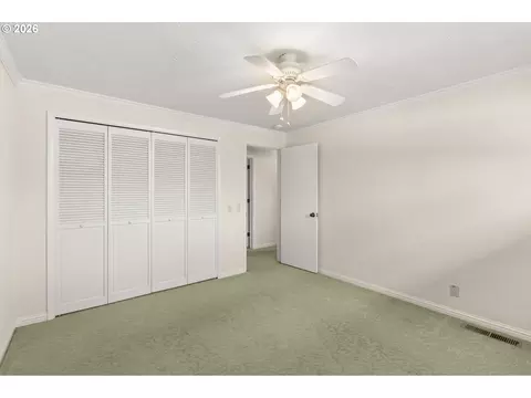Bedroom - 394 Cherry Dr, Eugene, OR 97401 photo 2 of 3
