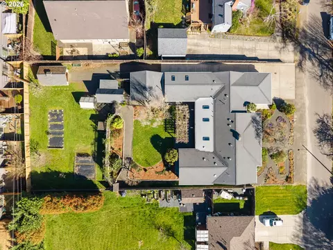 View/Area - 394 Cherry Dr, Eugene, OR 97401 photo 2 of 3
