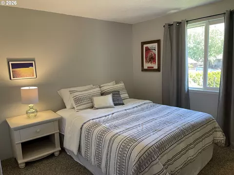Bedroom - 704 NW 4th St, Pendleton, OR 97801 photo 1 of 2