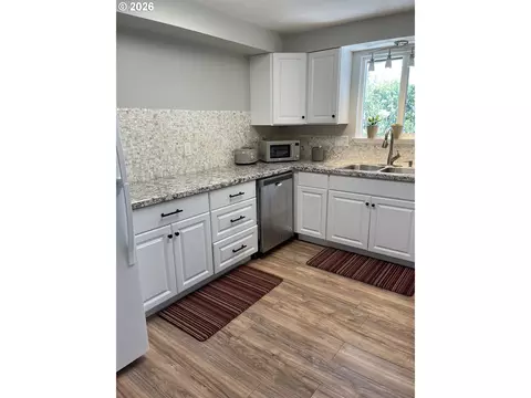 Kitchen - 704 NW 4th St, Pendleton, OR 97801 photo 2 of 2