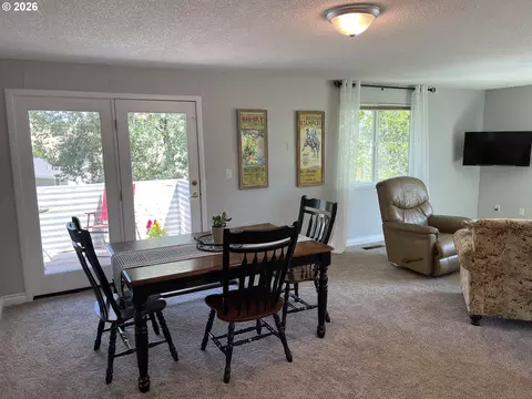 Dining - 704 NW 4th St, Pendleton, OR 97801 photo 1 of 1