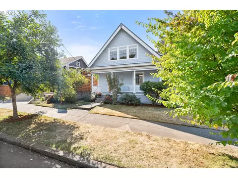2728 SE Tibbetts St, Portland, OR 97202
