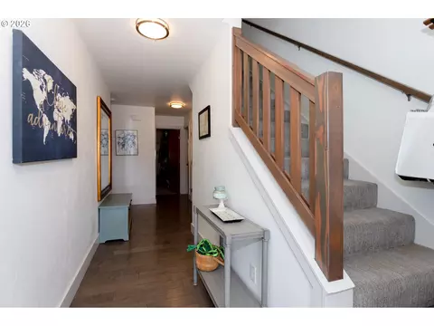 Entry Way - 1496 S 57th St, Springfield, OR 97478 photo 1 of 1
