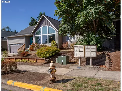 Exterior - 1496 S 57th St, Springfield, OR 97478 photo 4 of 8