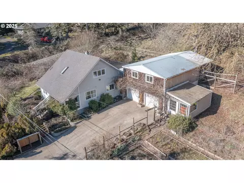 725 Amelia Ave, Brownsville, OR 97327