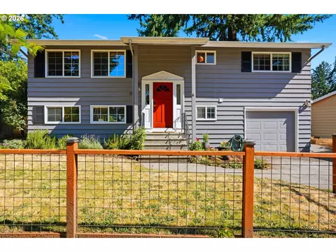 17717 NE Pacific St, Portland, OR 97230