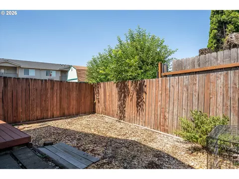 4860 A St, Springfield, OR 97478 photo 25