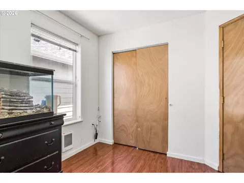 4860 A St, Springfield, OR 97478 photo 17