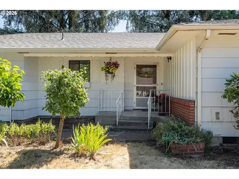 1061 Waite St, Eugene, OR 97402 photo 3