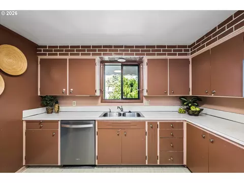1061 Waite St, Eugene, OR 97402 photo 12
