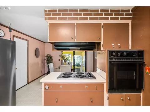 1061 Waite St, Eugene, OR 97402 photo 13