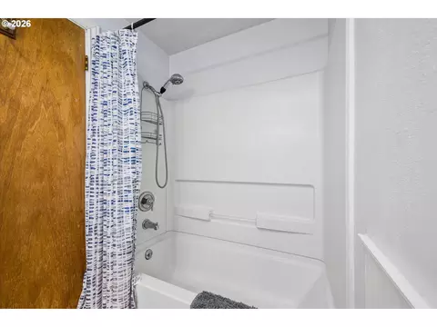 1061 Waite St, Eugene, OR 97402 photo 30