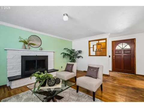 1061 Waite St, Eugene, OR 97402 photo 8