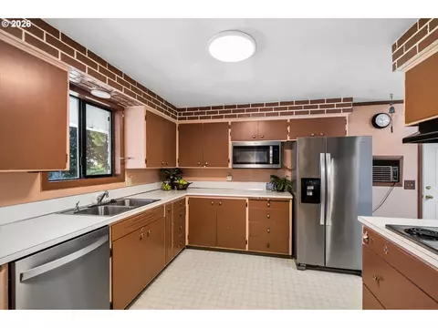 1061 Waite St, Eugene, OR 97402 photo 11