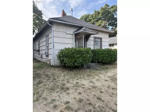6126 NE Halsey St, Portland, OR 97213