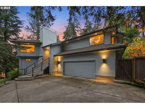 2590 Bowmont Dr, Eugene, OR 97405