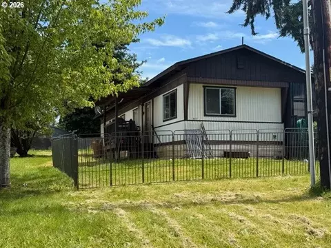 818 D St, Vader, WA 98593