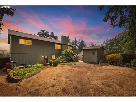 Exterior - 340 Patricia Dr, Gladstone, OR 97027 photo 9 of 11