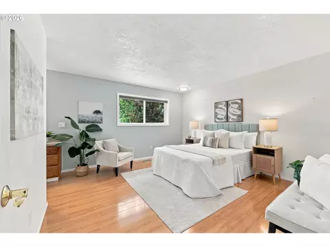Bedroom - 340 Patricia Dr, Gladstone, OR 97027 photo 1 of 3