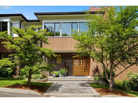 1901 S Comus St, Portland, OR 97219