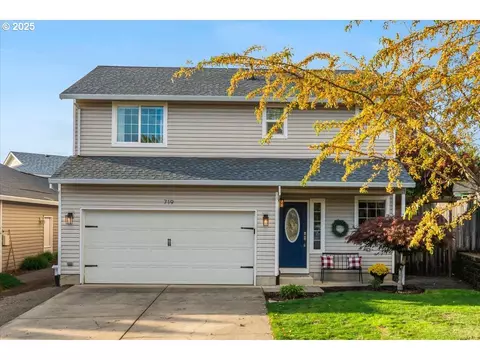 719 N Alexandra Dr, Newberg, OR 97132
