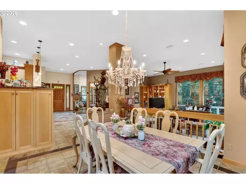 Dining - 284 SE 41st Ct, Gresham, OR 97080 photo 3 of 3