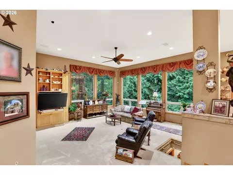 Living - 284 SE 41st Ct, Gresham, OR 97080 photo 1 of 4
