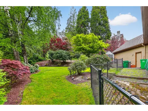 Exterior - 284 SE 41st Ct, Gresham, OR 97080 photo 6 of 6
